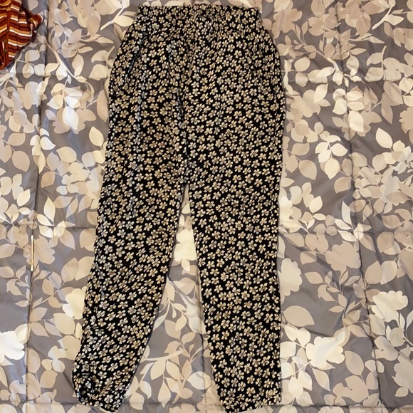 Cute floral Brandy Melville Pants - Picture 2 of 2